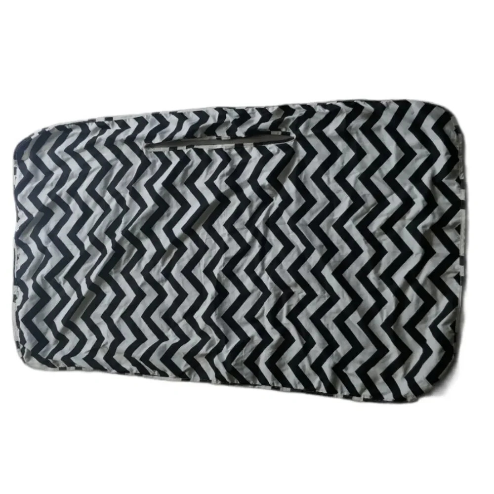 Nursing/Breastfeeding Baby Cover, Black Zigzags